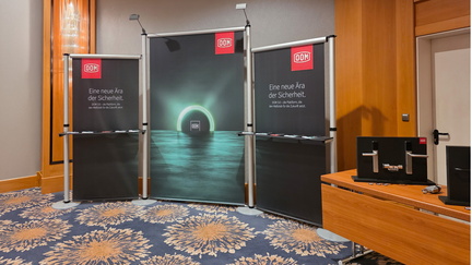DOM Limbo Bannerstand mit Extension